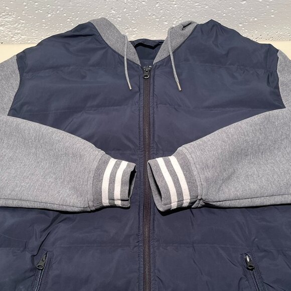 American Eagle Men's Varsity Puffer Jacket with Hood - Picture 4 of 9